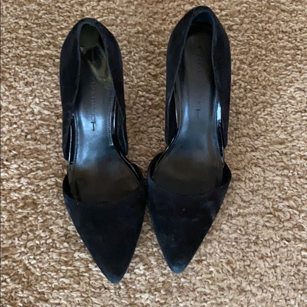 Black Pumps - Banana Republic